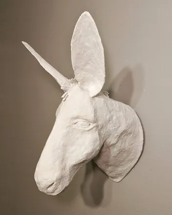 The white donkey head from the side